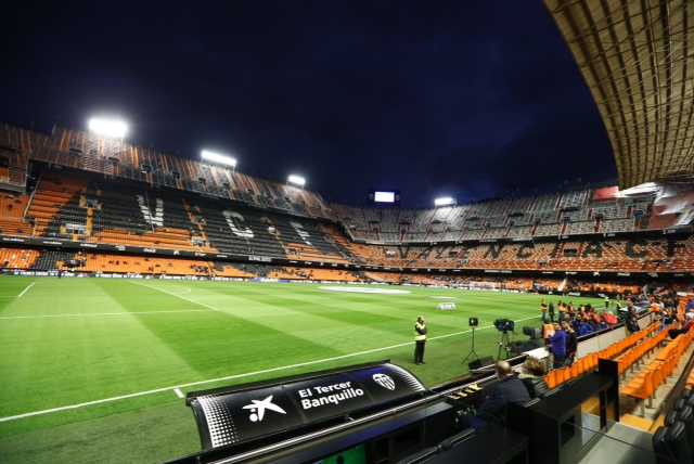 Estadio de Mestalla iluminado