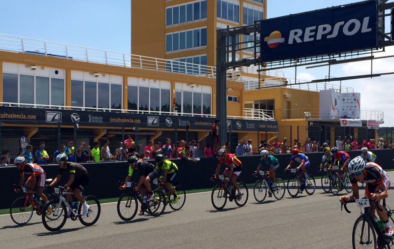 60 equipos participan en las 24 horas Cyclo Circuit
