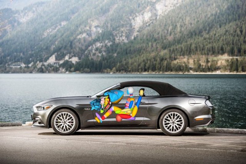 El nuevo Ford Mustang integra el primer airbag que protege las rodillas y ahorra espacio