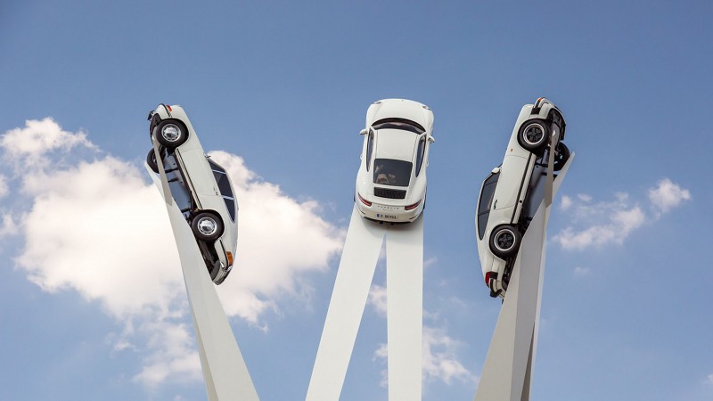 “Inspiración 911” - Inauguración de la escultura con un extraordinario espectáculo en la Porscheplatz