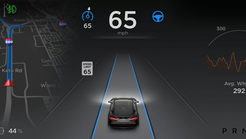 Tesla presenta su piloto automático: "espeluznante y maravilloso"
