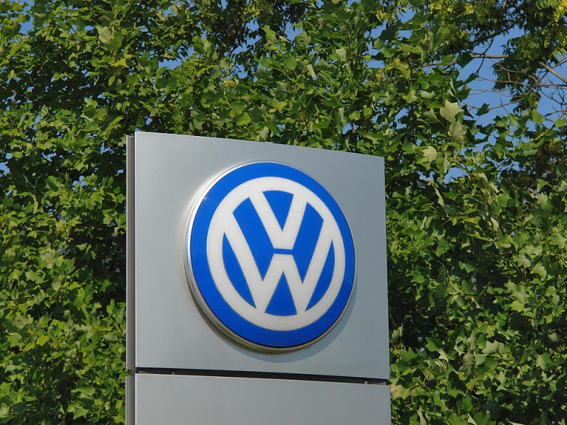 Volkswagen suspende a un ejecutivo clave en el escándalo de emisiones