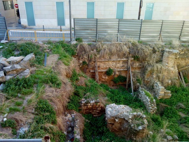 Solar en el que se encuentran los restos arqueológicos de la calle Salvador
