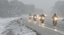 Consejos de conducción de moto en invierno