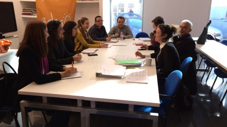 Los técnicos del Ayuntamiento de Alzira reunidos para establecer plazos