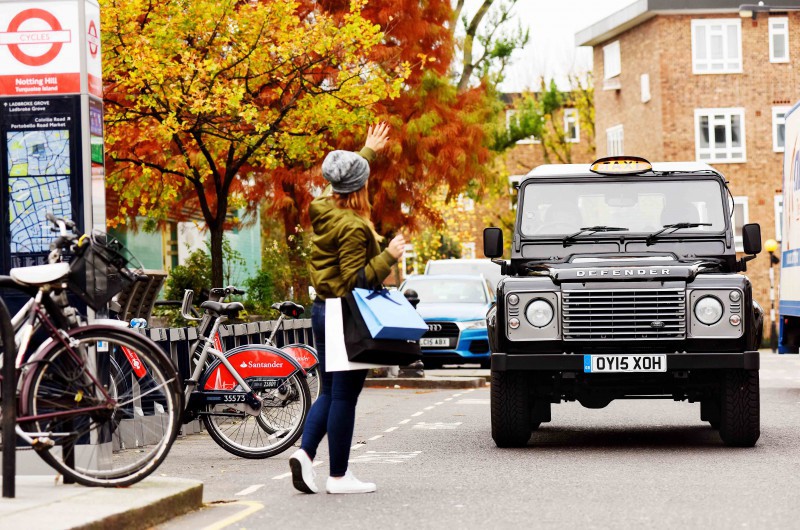 El Land Rover Defender hace de taxi en Londres