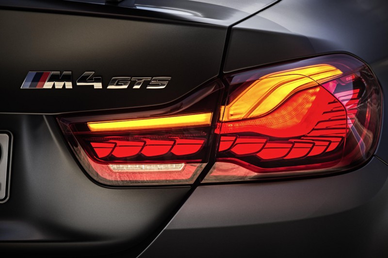 BMW ofrece tecnología OLED en sus vehículos