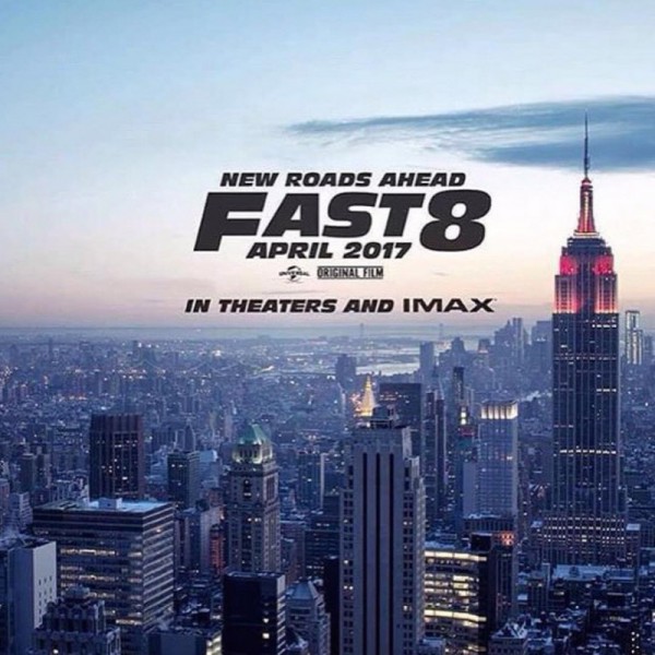 Vin Diesel muestra el cartel de Fast & Furious 8