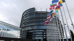 El Parlamento Europeo retrasa votación sobre los límites de contaminación de los vehículos