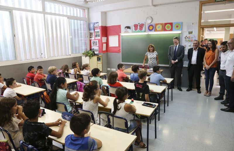 Educación. Visita al CEIP José Soto Micó de Valencia con motivo del inicio del curso escola