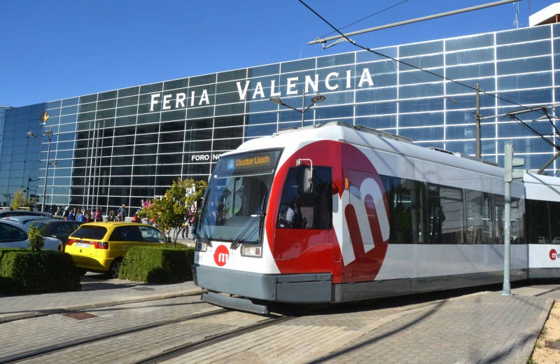 Metrovalencia ofrece servicios especiales de tranvía a Feria Valencia para acudir a Hábitat
