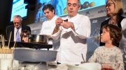 Ferran Adrià cocina platos saludables y creativos en el Oceanogràfic de Valencia