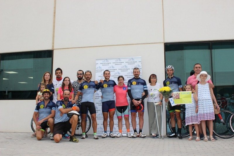 Un grupo de deportistas recorre la distancia de París a Valencia para recaudar fondos para la investigación contra el cáncer infantil