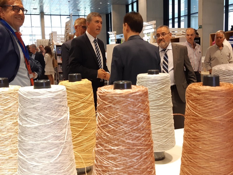 Rafa Climent ha inaugurado la Feria Home Textiles Premium, donde 22 compradores de 16 países invitados por Ivace conocerán la oferta valenciana