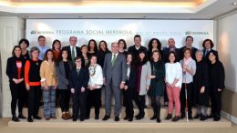 Ignacio Galán con representantes de 11 ONG de su Programa Social 2019